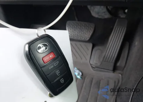 2025 Toyota Camry Le z USA, uszkodzony, nr VIN 4T1DAACK7SU086223